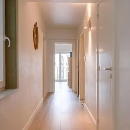 Apartament Ruim Aan Zee *